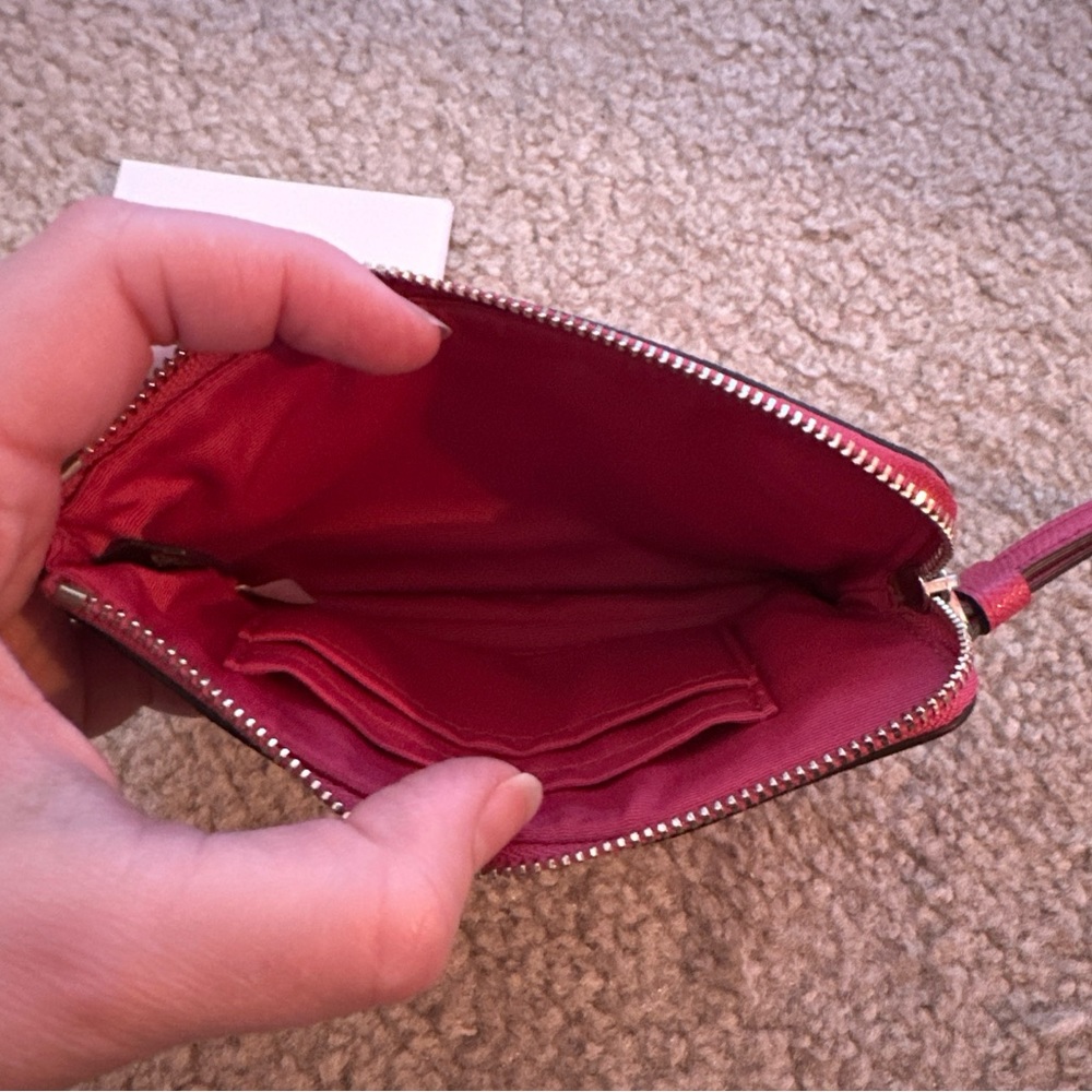 Coach New York Corner Zip Wristlet Leather Raspberry EUC! w/ Cards - Picture 4 of 6